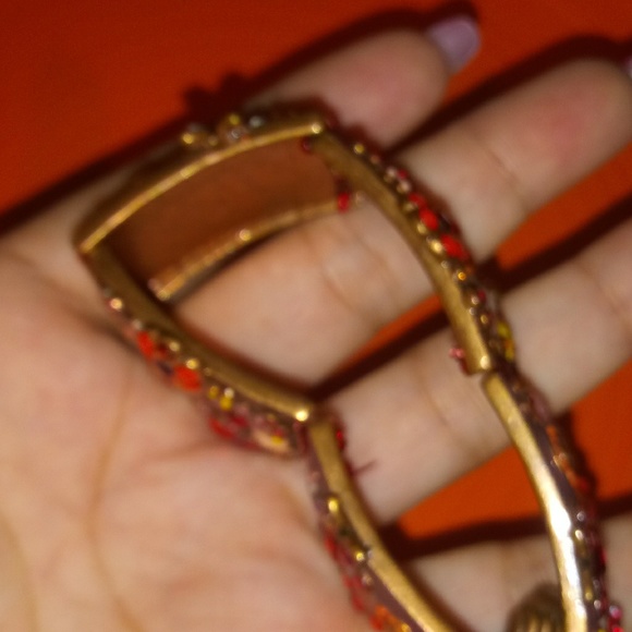 Resin and metal stretch bracelet - Picture 4 of 4